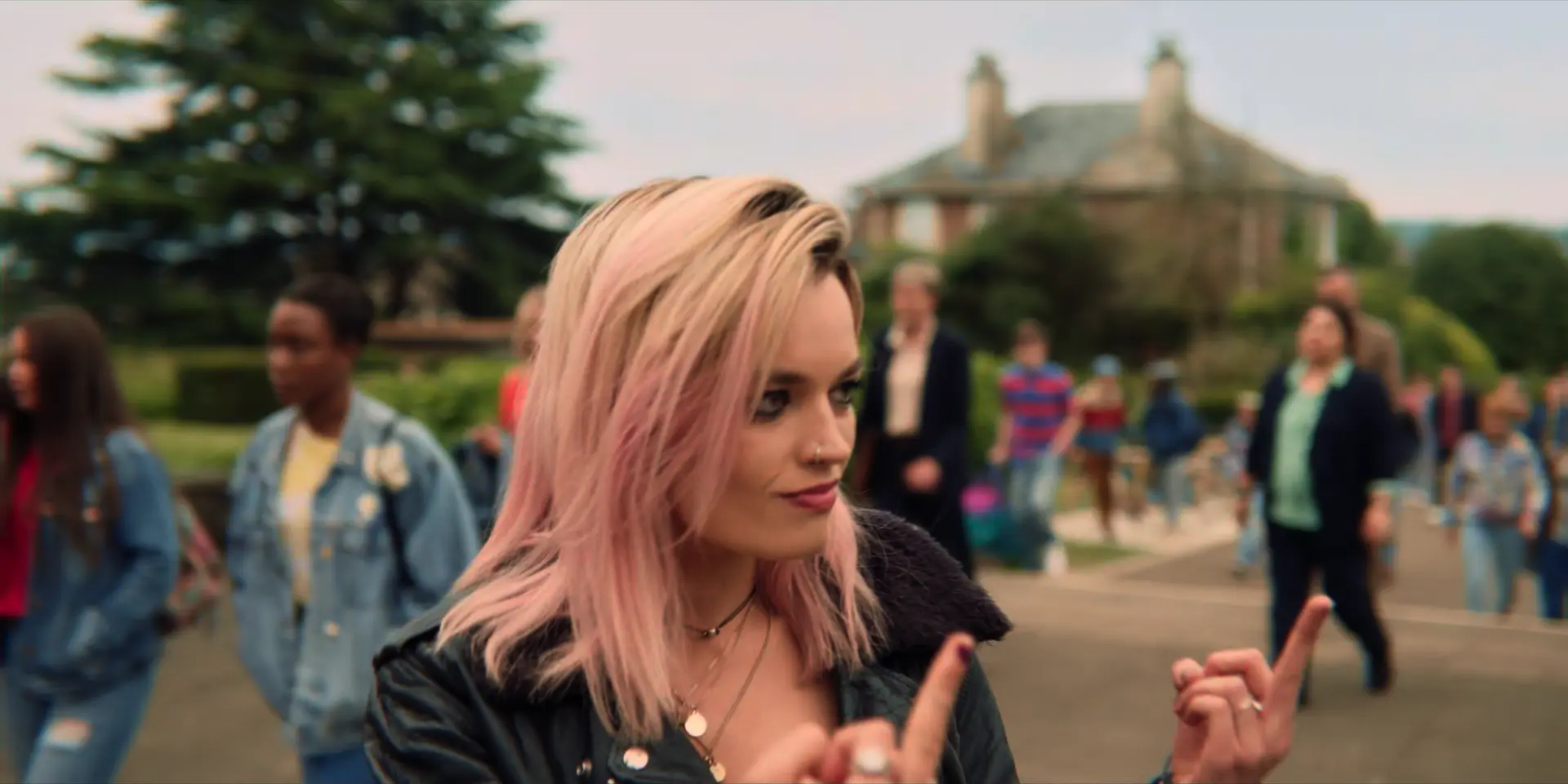 ./image/Sex Education S01E01 (1).webp